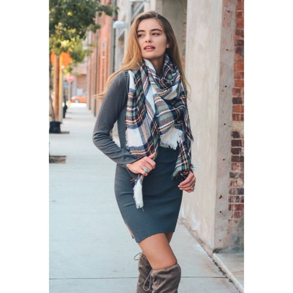 These Are The Days Blanket Scarf- White/Brown - Picture 2 of 3